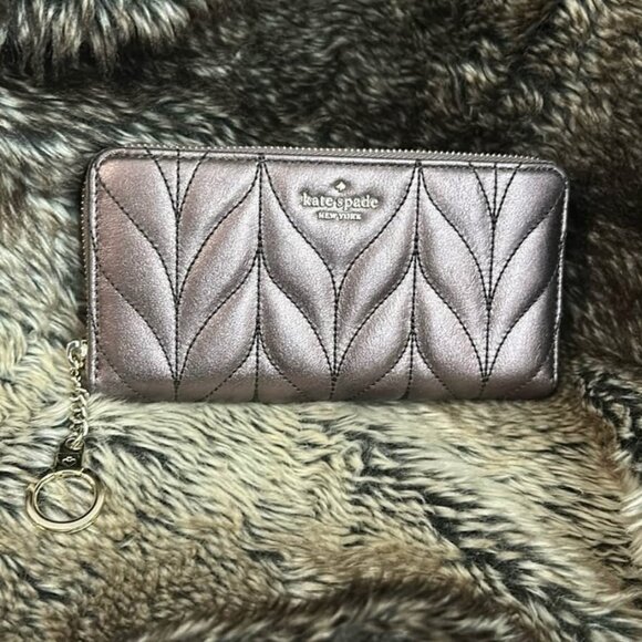 Kate Spade Briar Lane Metallic Mauve Quilted Wallet - like new! - Picture 1 of 4